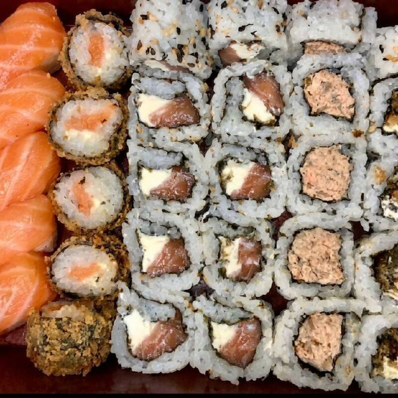 10 carioca salmão 10 uramaki skin salmão 10 uramaki kani 5 neguiri salmão 5 hosomak kani