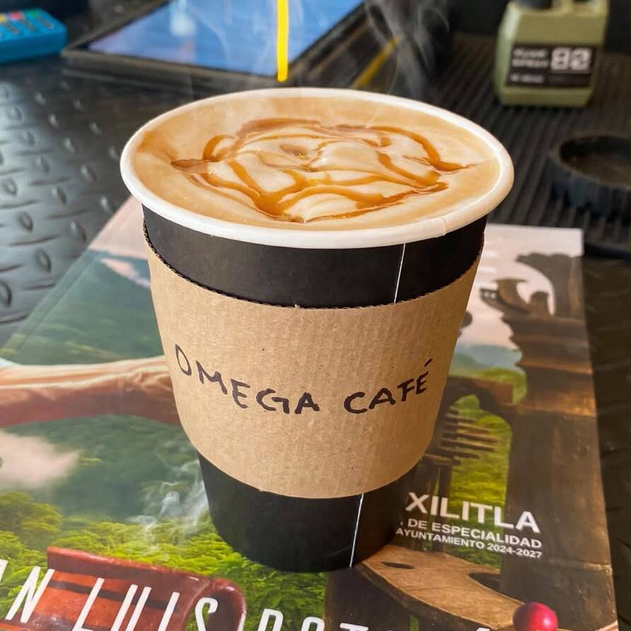 Latte caliente 12oz con caramelo