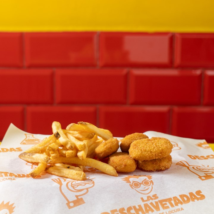 Orden de Nuggets con Papas