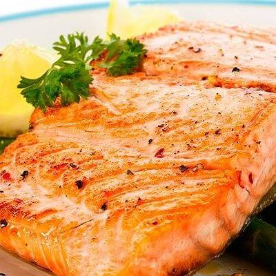 Filé preparado cuidadosamente pelo Chef da casa. Acompanha arroz de brócolis e purê de batatas.