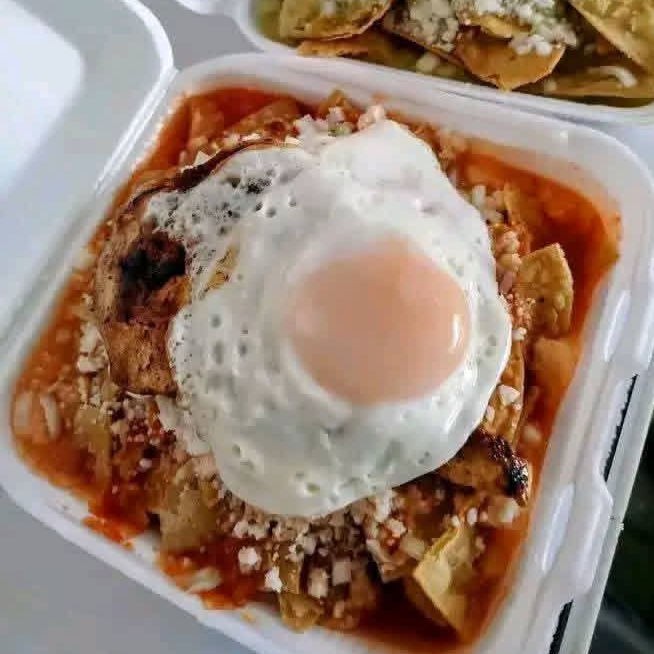 Chilaquiles Con Huevo Estrellado