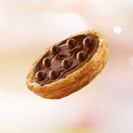 Esfiha com recheio de chocolate e o crocante do Nescau Ball!