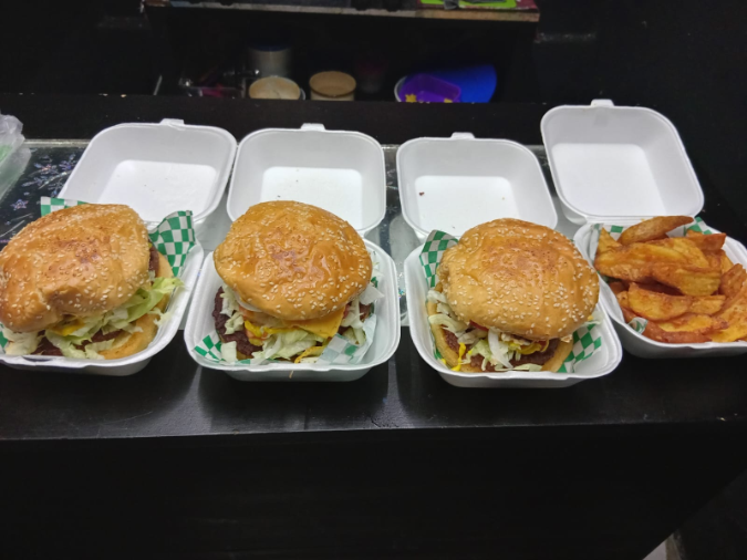 Alitas Y Hamburguesas KDC