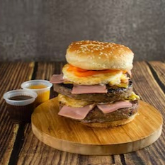 Pao,2 hamb. De picanha , queijo, alface, catchup, maionesee batata palha.