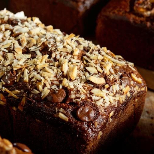 Nosso aclamado banana bread agora vendido inteiro, com 10 fatias! Simmmm... Vocês venceram! 1kg dessa perfeição. Banana com chocolate meio amargo, óleo de canola, açúcar demerara e castanhas do pará. Contém glúten. Produto vegano.