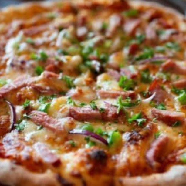 (Individual) Pizza de Arrachera (Orilla Rellena)
