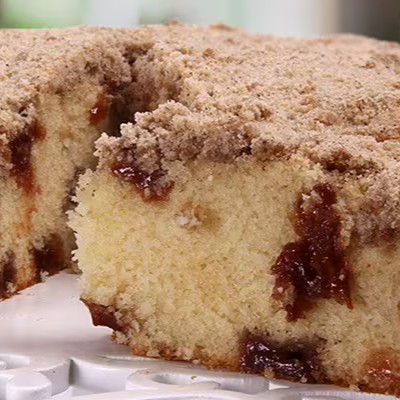 A Cuca é um tipo de bolo de origem alemã, que tem como característica os flocos de farofa doce em cima do bolo. É um bolo muito consumido na região Sul do Brasil, mas que agrada a todos os paladares no país inteiro.
Verifique a informação nutricional em nosso site.