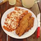 PESCADO EMPANIZADO CON ENCHILADAS
