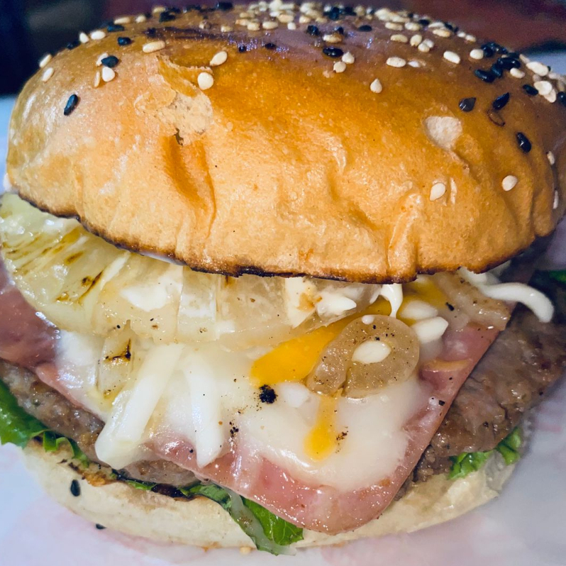 Hamburguesa Hawaiana.