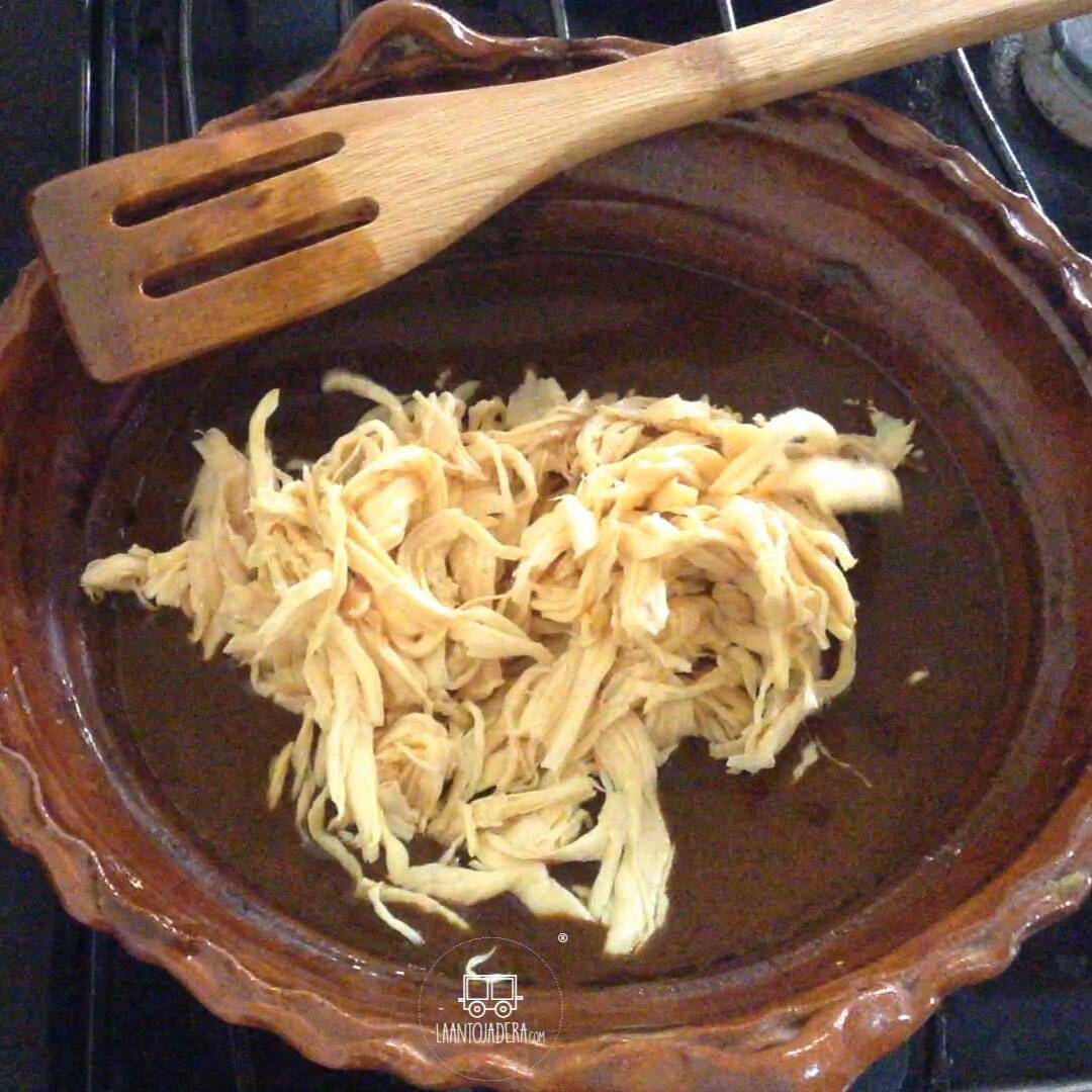 1/2 de MOLE CON POLLO