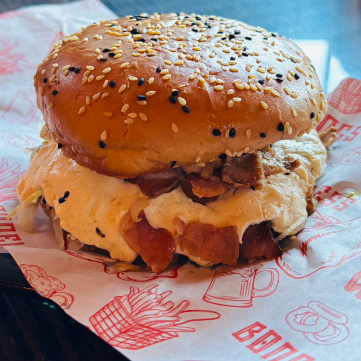 Hamburguesa de Tocino Y Queso