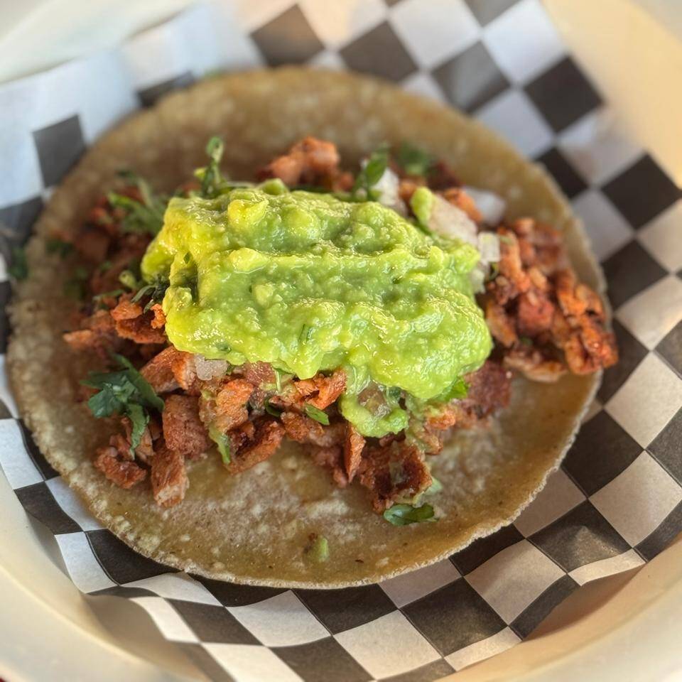 TACO PASTOR AL CARBÓN