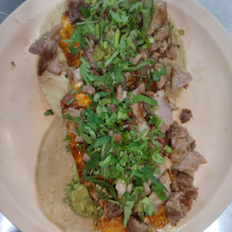 Taco de Chilito de Agua Relleno de Suadero.