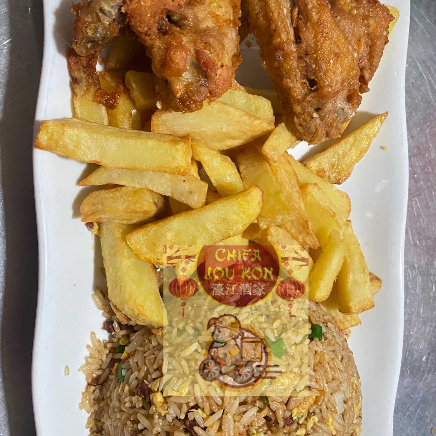 Chaufa Especial y Alitas Fritas con Papas