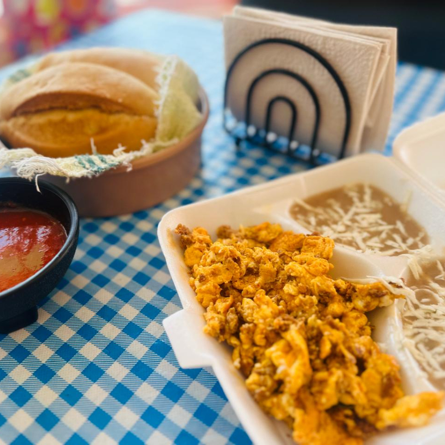 Huevos con Chorizo