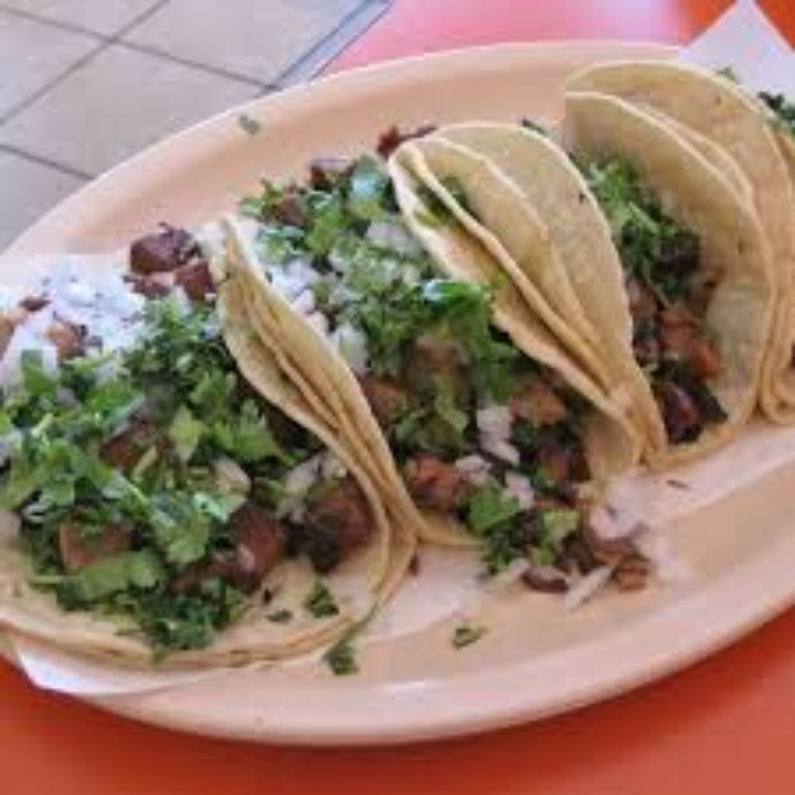 TACO DE MACIZA CON QUESO