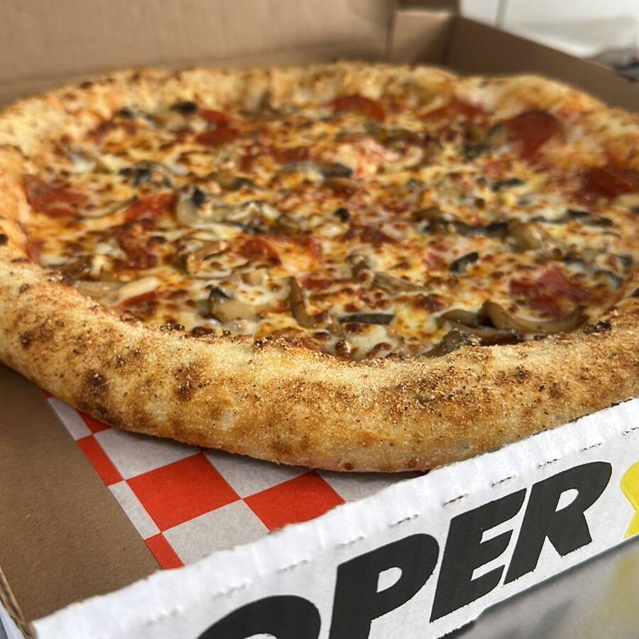 Pizza de 3 Ingredientes con Orilla de Queso