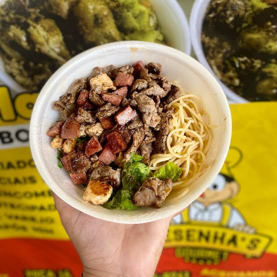 FEIJÃO, MACARRÃO, SALADA E FAROFA+ PROTEÍNA