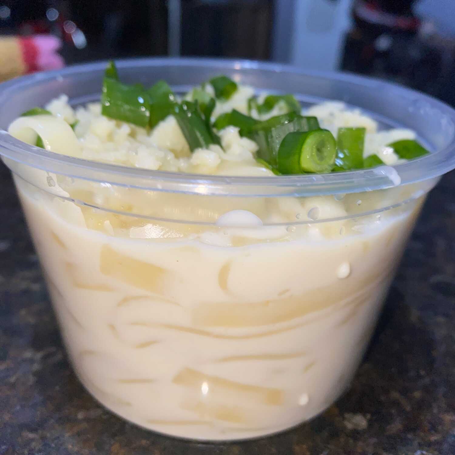 Macarrão ninho molho branco com bacon queijo e cebolinha