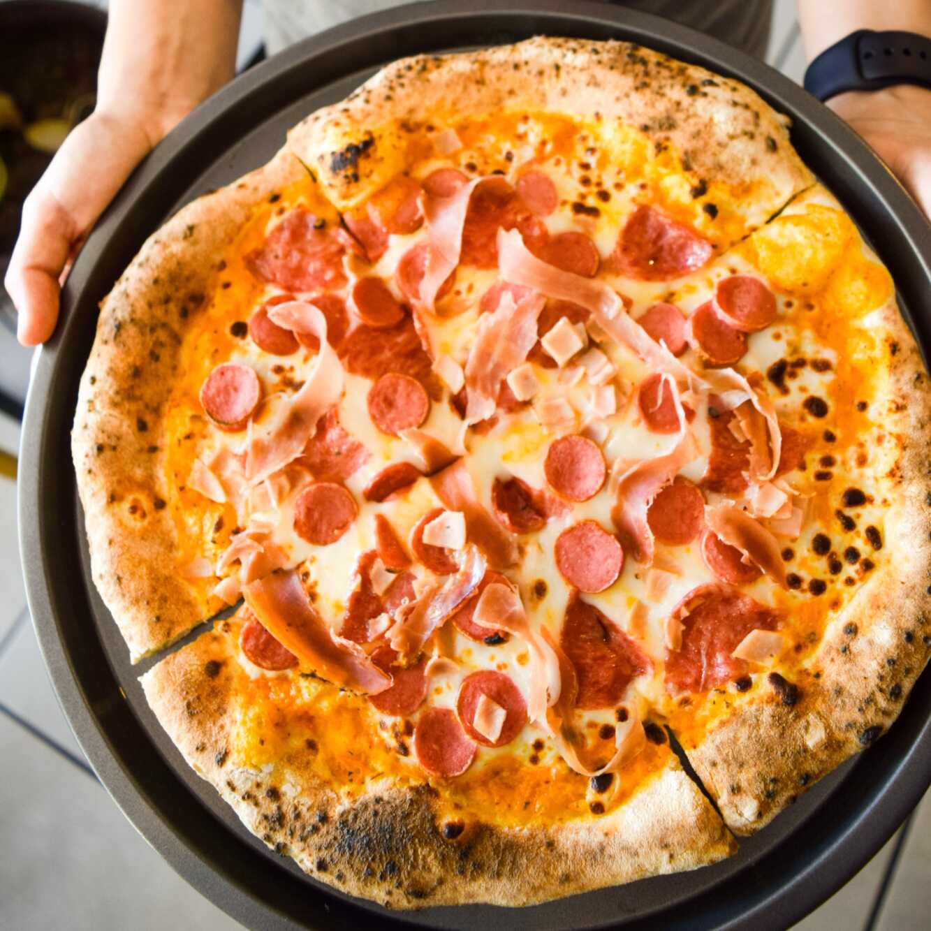 Pizza Carnes Frías