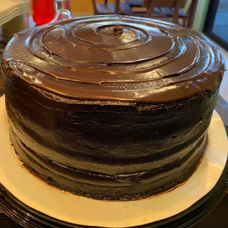 REBANADA DE PASTEL DE TRIPLE CHOCOLATE