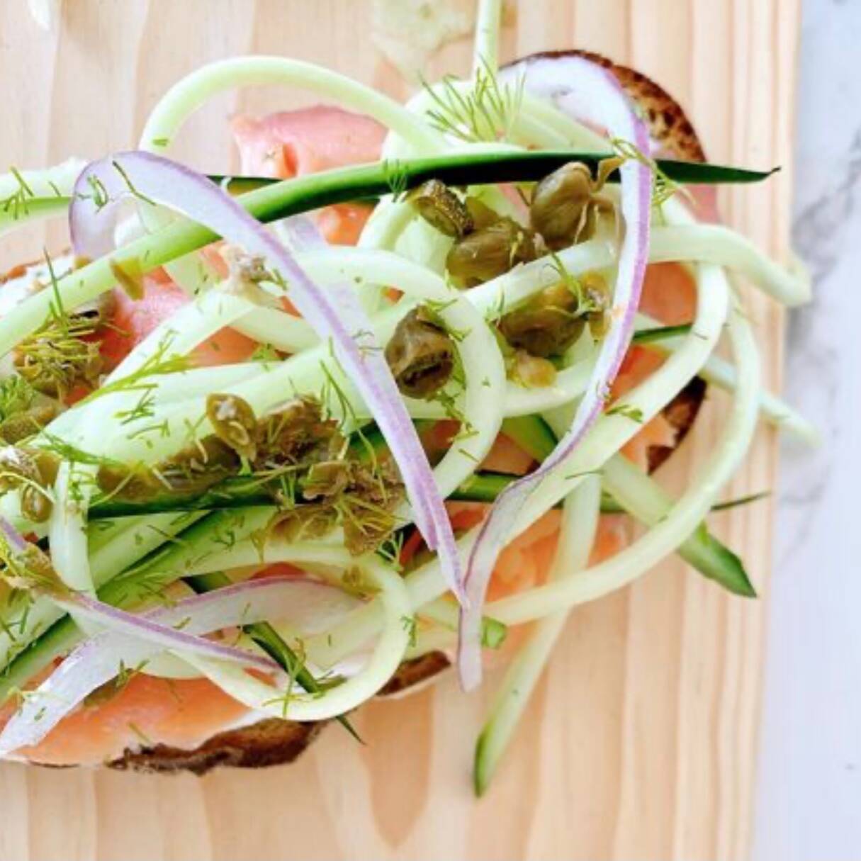 Toast Salmón