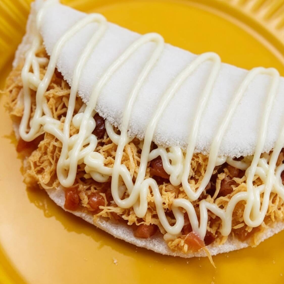 Tapioca bem recheada,com frango, bacon, tomate, cebola e catupiry