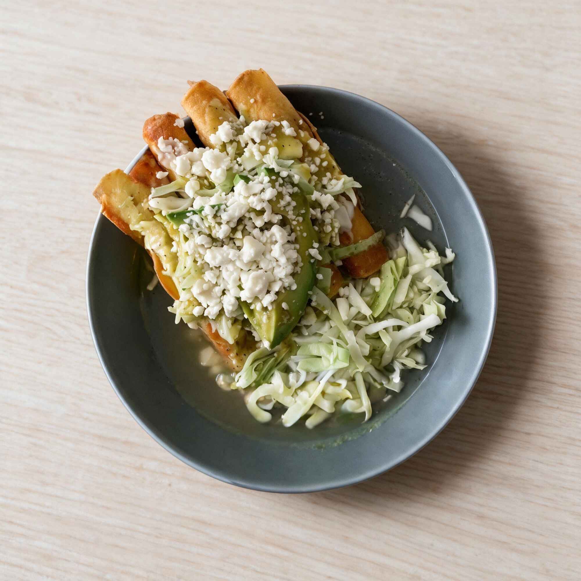 Tacos dorados de pollo