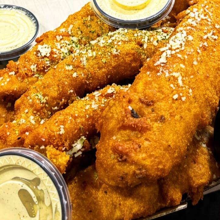 Pescado "Familiar" (X10) + Papas + 2 Salsa Ajo