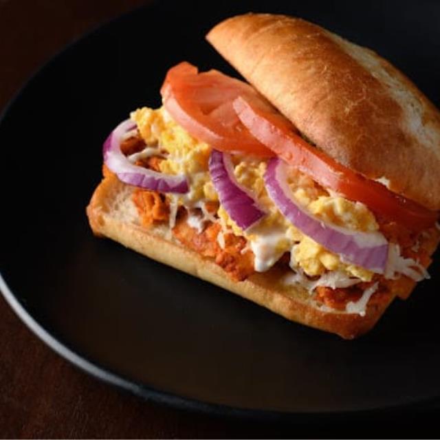 SANDWICH CHILAQUILES