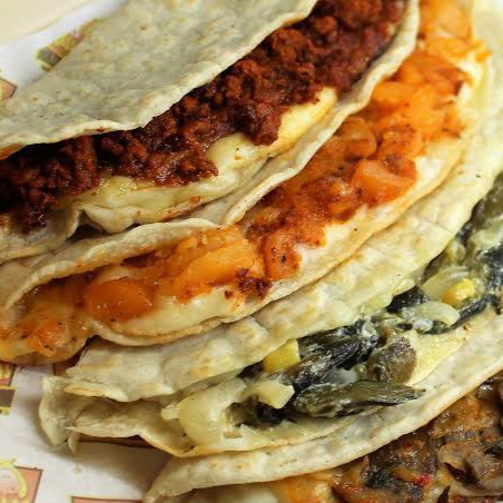 3 Quesdilladas De Guisado