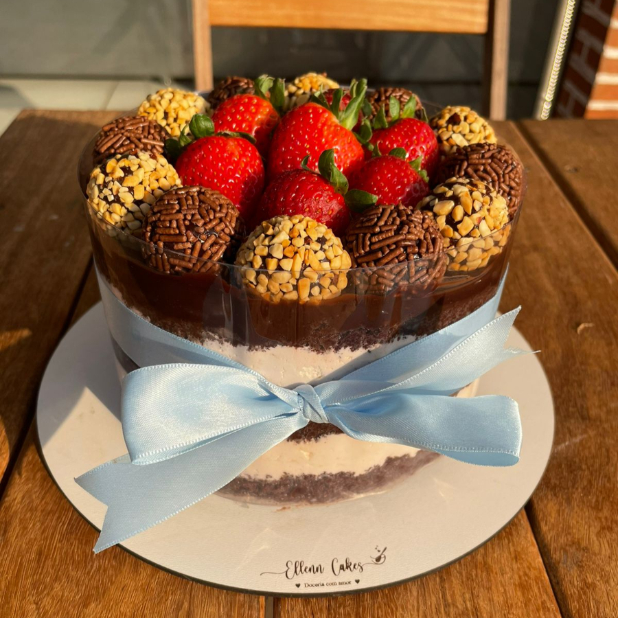 MASSA DE CHOCOLATE, BOLO DE 1,5KG SERVE EM MEDIA ATE 15 FATIAS