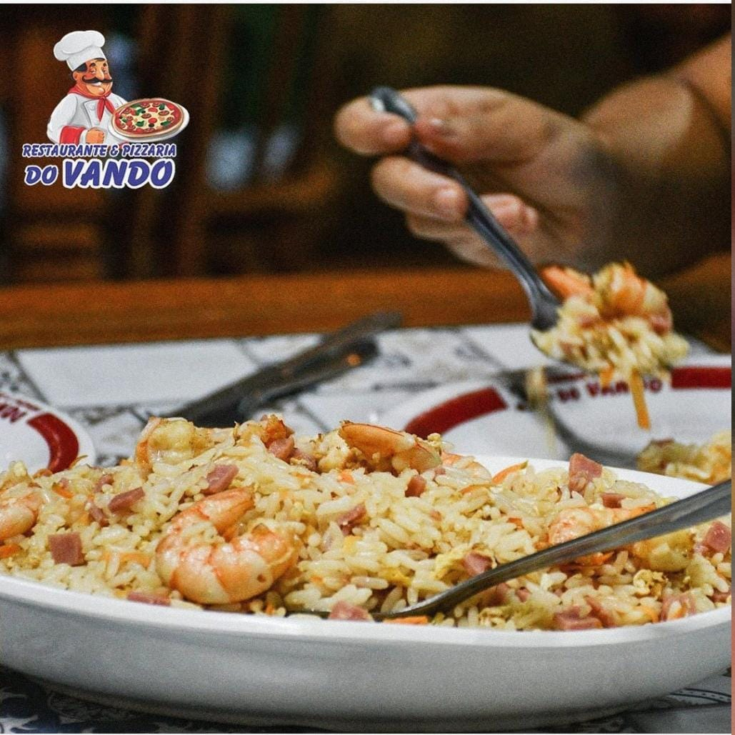 Acompanha: camarão, presunto, ovos e legumes.