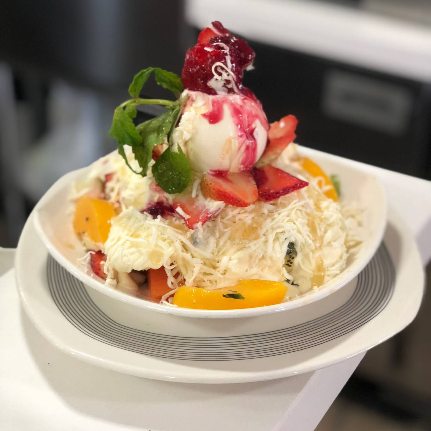 Ensalada de Frutas Pequeña con Helado
