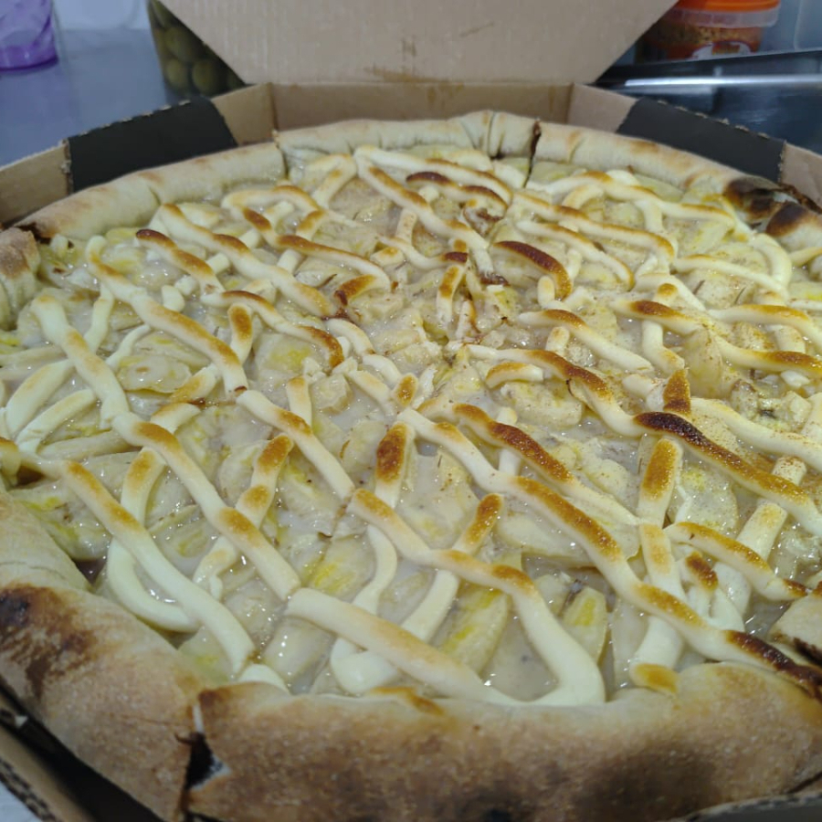 banana,chocolate branco,leite condensado,e canrla