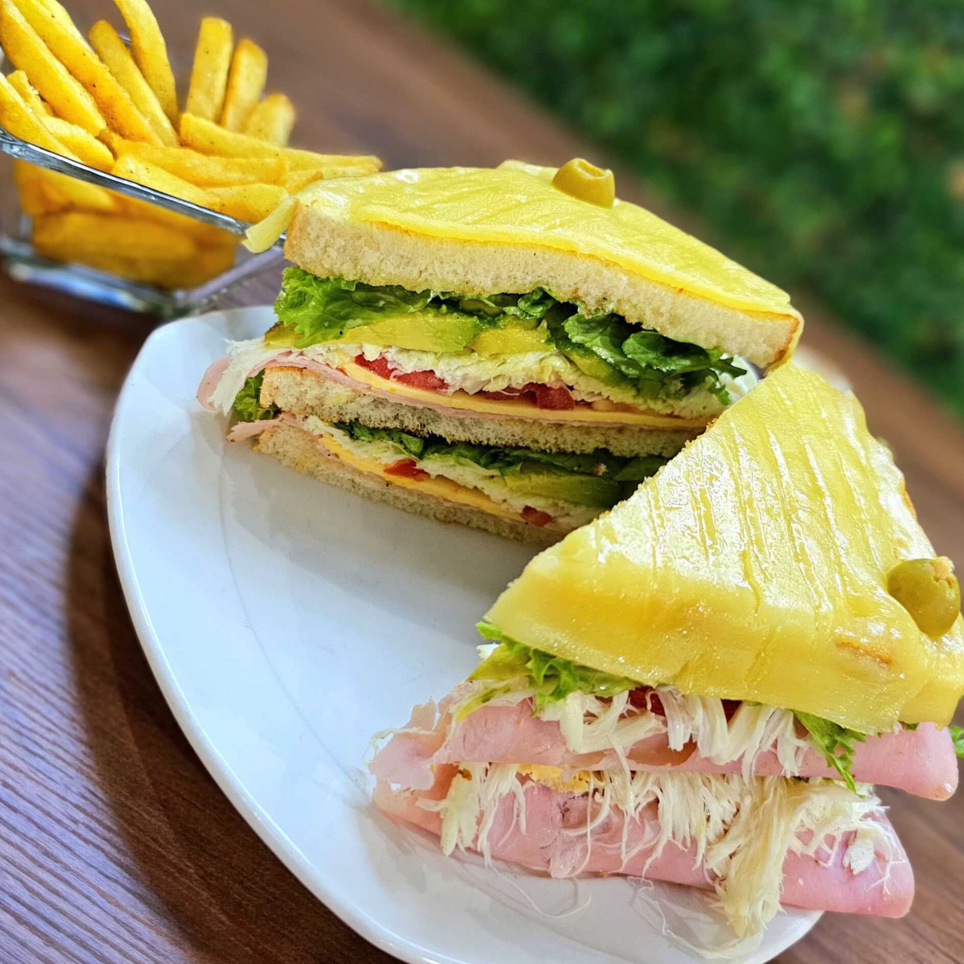 Club Sándwich con Papas