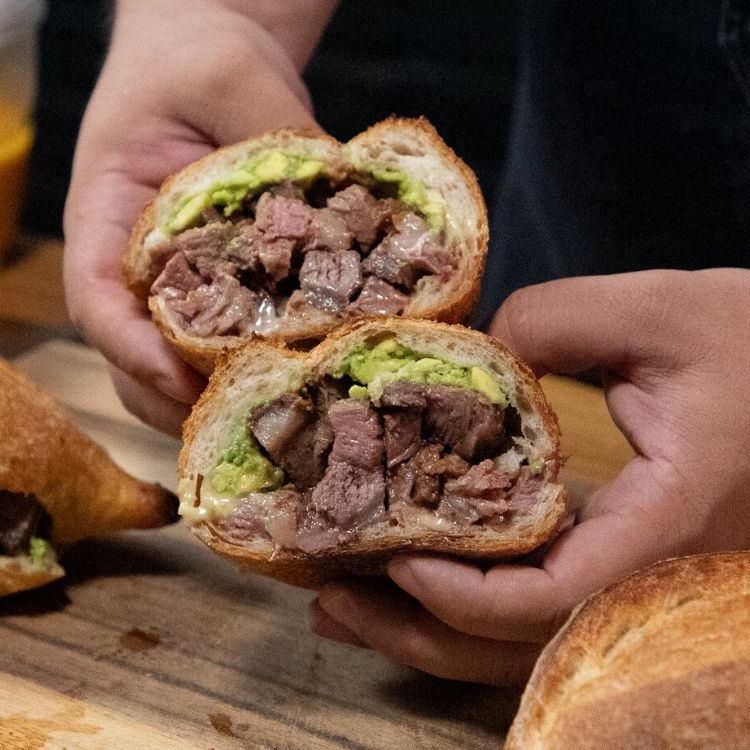 Torta de Picaña con papas y refresco