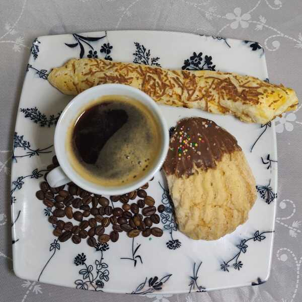 Tinto Tradicional 1 + Palito de Queso + Galleta