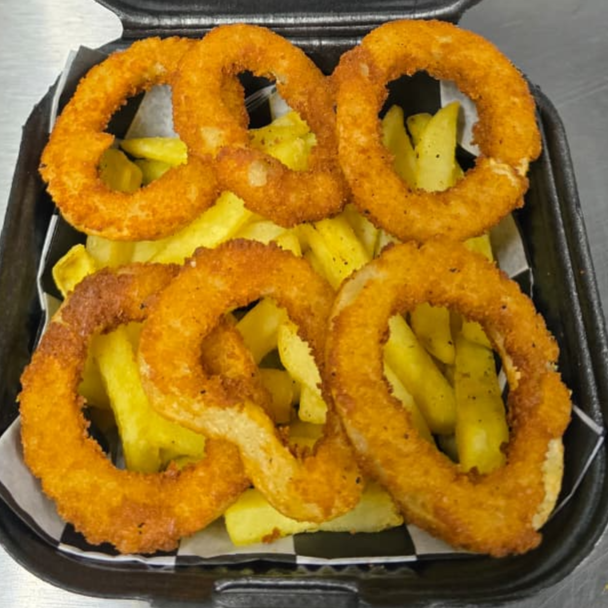 Aros de Cebolla + Papas Fritas