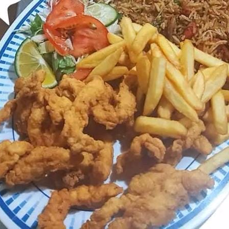 Fajitas de Pollo Empanizadas con Arroz Cantones