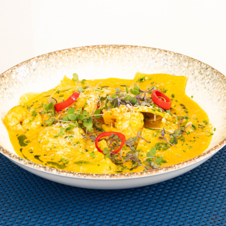 Camarão c/ ravioli de milho e mozzarella