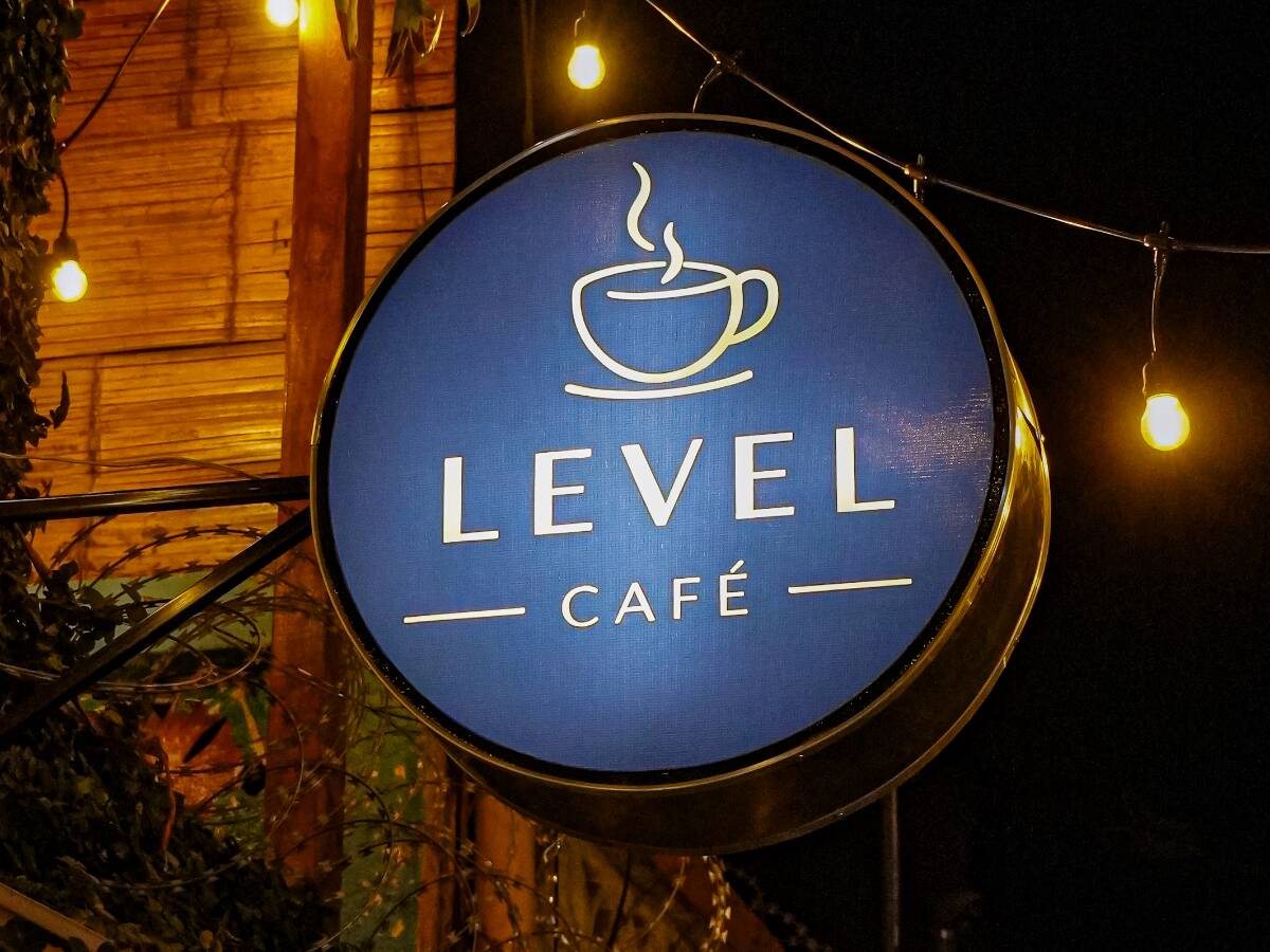 Level Café