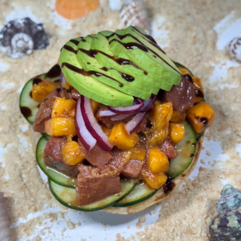 Tostada Ahogada de Atun Tropical