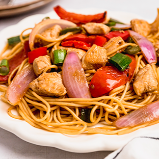 Tallarín Saltado de Pollo