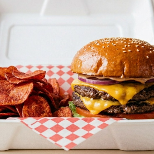 Hamburguesa sencilla con sabritas a elegir