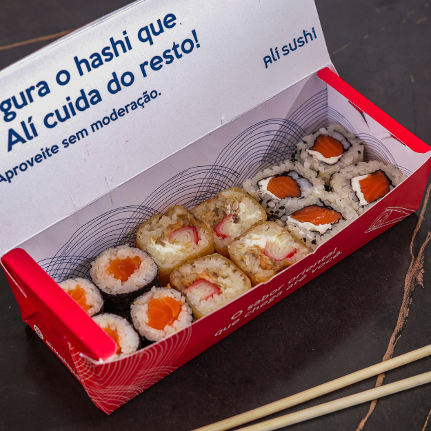 04 Uramaki de Salmão, 04 Hossomaki de Salmão e 04 Hot Grelhado.