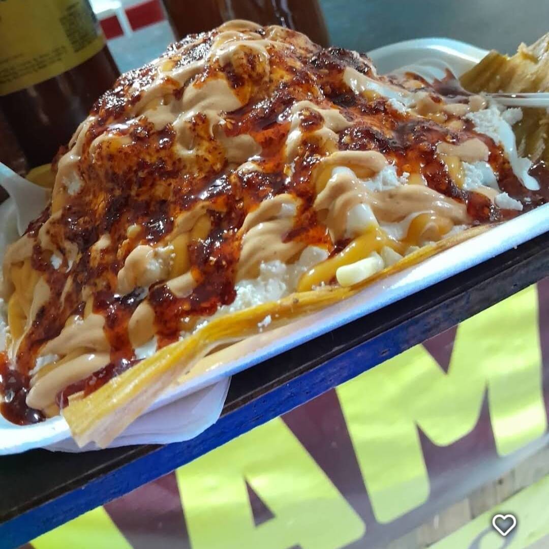 Charola-Tamaelote de Carne de Puerco