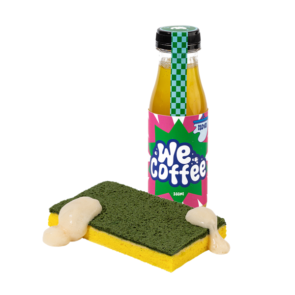 Bolo chiffon com recheio de limão e Bebida à base chá de jasmim e xarope de limão.