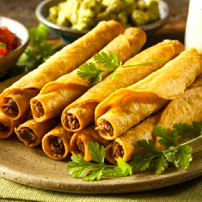 8 Tacos Dorados Verdura Cueritos Salsa