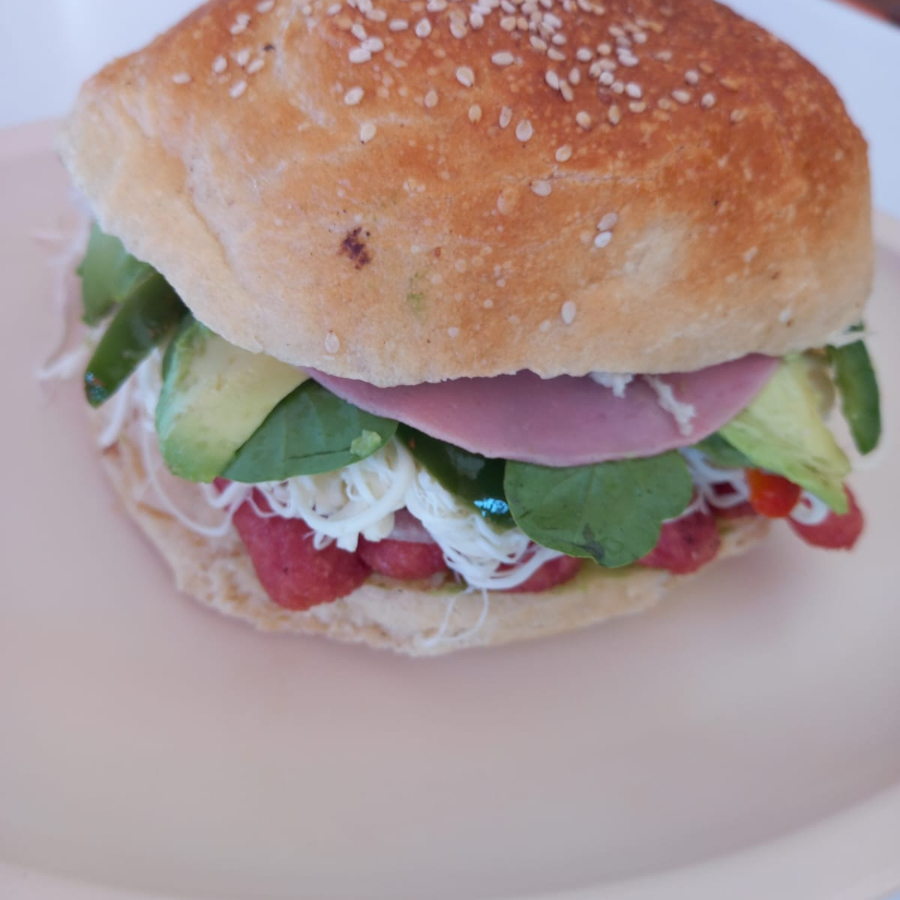 Cemita de Salchicha